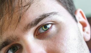 元彼の未練のサイン!元カノに未練がある男の行動や態度