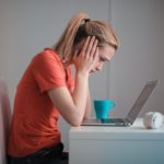 実家暮らしの女は結婚できないってホント?実家暮らし女性の結婚への不安&実家暮らしでも結婚できる女性の特徴