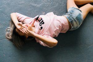 初めての彼氏と別れたけど忘れられない…初彼と復縁したい人が試すべきこと&次の恋に進むためにできること