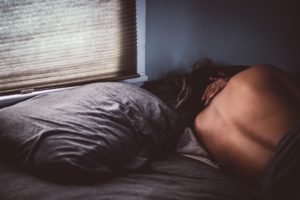 失恋で寝れない!脳科学的な原因&快眠を促す心と体のセルフケア&次のステップに進むためにすべきこと