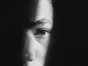 ヤリモク男の特徴と連絡頻度|lineの内容と本命との違いを見抜く質問と対処の仕方