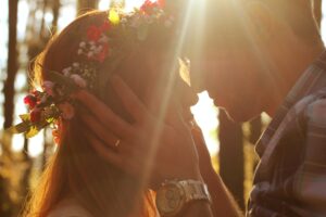追いかけてくる男性心理|男性の本音&追いかけたくなる女性の特徴!彼を追わせて恋愛上手になるためには