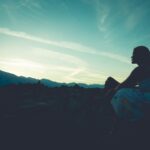 元彼からの連絡を待ってしまう心理と復縁するなら冷却期間が必要な理由を男性心理の変化から読み解く