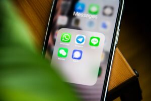 彼氏がムカつく!LINEを無視する理由は?既読無視をする心理とイライラしたときに試したいこと