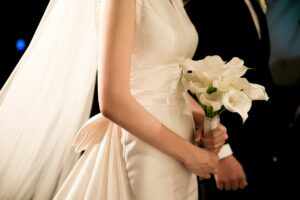結婚が近づいてる時のサインって?電撃結婚が近い時に必ず起こること&雰囲気やオーラの変化で分かる結婚の前兆